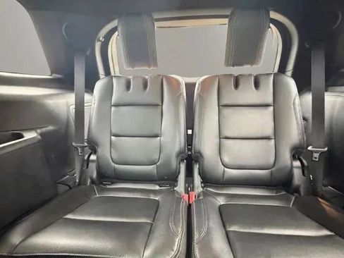 Used 2017 Ford Explorer Limited w/ Equipment Group 301A AWD/4WD image 19