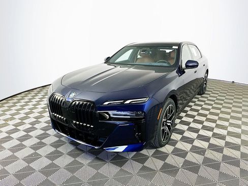 Used 2023 BMW 760i xDrive w/ Luxury Rear Seating Package AWD/4WD image 4