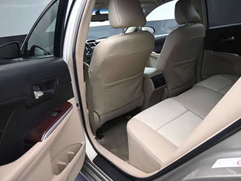 Used 2014 Toyota Camry XLE w/ Leather Package FWD image 25