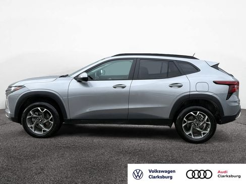 Used 2024 Chevrolet Trax LT w/ Driver Confidence Package image 2