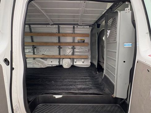 Used 2014 Ford E-250 and Econoline 250 w/ Power Group image 13