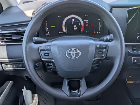 Used 2025 Toyota Camry LE AWD/4WD image 16