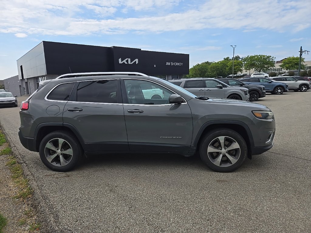 Used 2019 Jeep Cherokee Limited AWD/4WD image 2