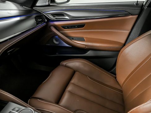 Used 2021 BMW M5 w/ Competition Package image 39