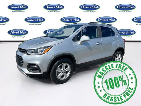 Used 2020 Chevrolet Trax LT w/ LT Convenience Package AWD/4WD image 3