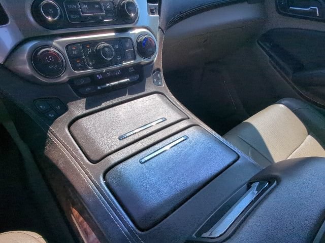 Used 2018 Chevrolet Suburban Premier AWD/4WD image 18