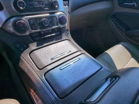 Used 2018 Chevrolet Suburban Premier AWD/4WD image 18