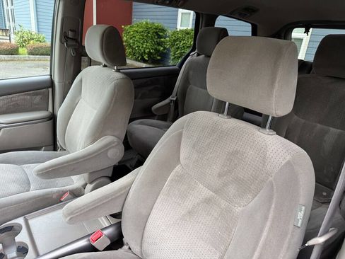 Used 2007 Toyota Sienna CE FWD image 16