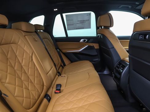 New 2026 BMW X5 xDrive40i w/ M Sport Package image 25