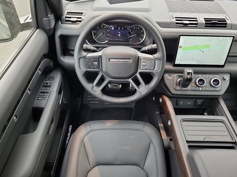 New 2023 Land Rover Defender 110 X image 5