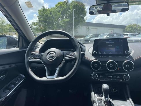 Used 2025 Nissan Sentra SR FWD image 12
