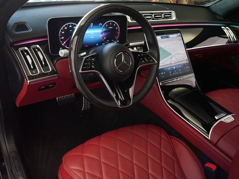 Used 2023 Mercedes-Benz S 580 4MATIC Sedan w/ AMG Line image 2