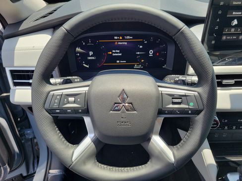 New 2026 Mitsubishi Outlander SE FWD image 26