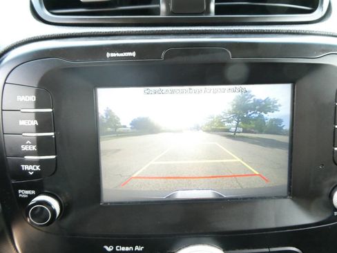 Used 2019 Kia Soul + FWD image 18