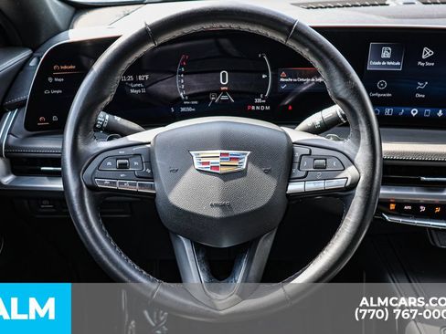 Used 2025 Cadillac XT4 Premium Luxury FWD image 31