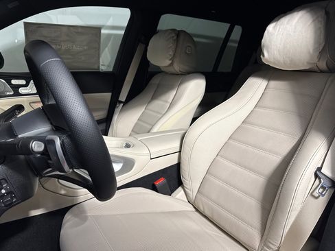 New 2026 Mercedes-Benz GLS 580 4MATIC image 19