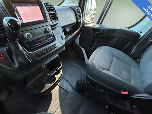 Used 2025 RAM ProMaster 2500 w/ Convenience Group FWD image 14