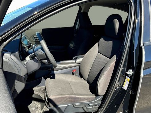 Used 2017 Honda HR-V LX image 21