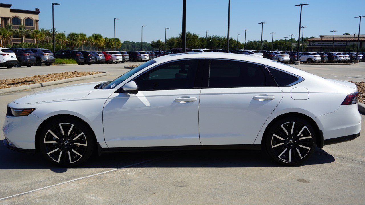 Used 2023 Honda Accord Touring image 6