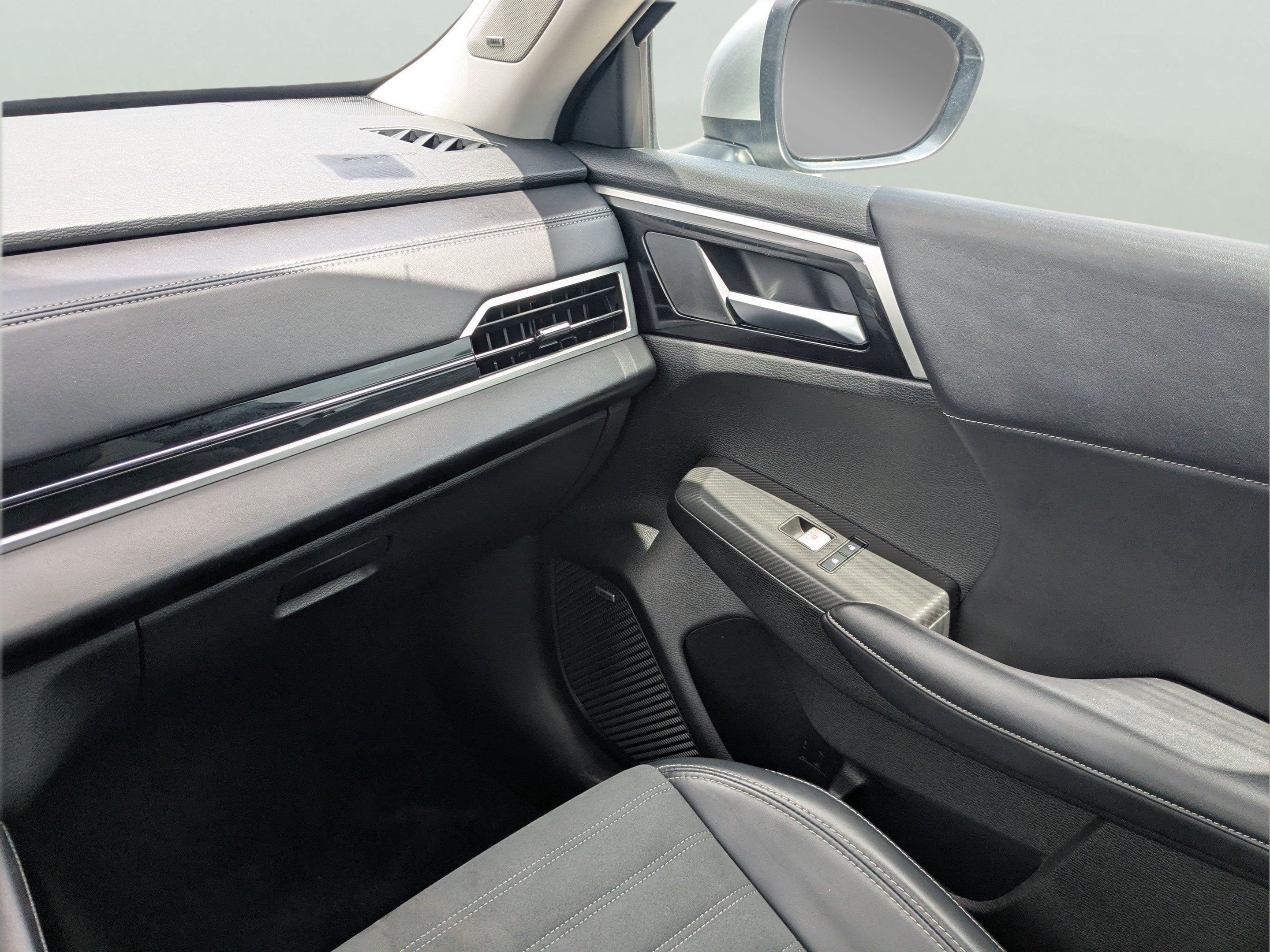 Used 2025 Mitsubishi Outlander SE FWD image 15