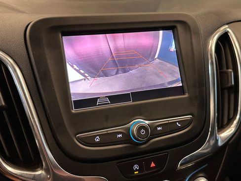 Used 2022 Chevrolet Equinox LT FWD image 14