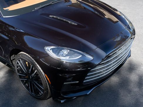 Used 2023 Aston Martin DBX 707 image 9