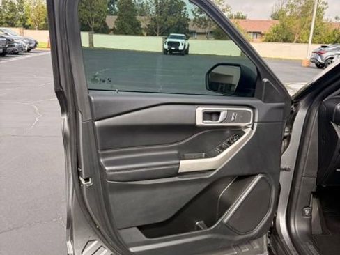 Used 2022 Ford Explorer XLT w/ Equipment Group 202A RWD image 10