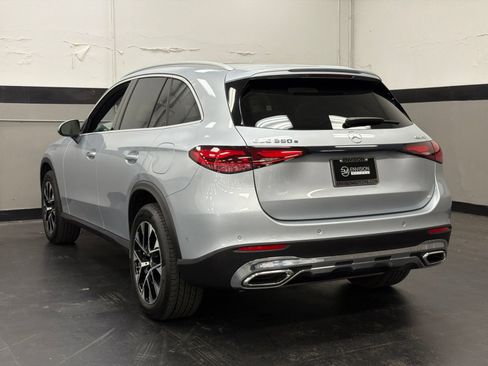 Used 2025 Mercedes-Benz GLC 350e 4MATIC image 9