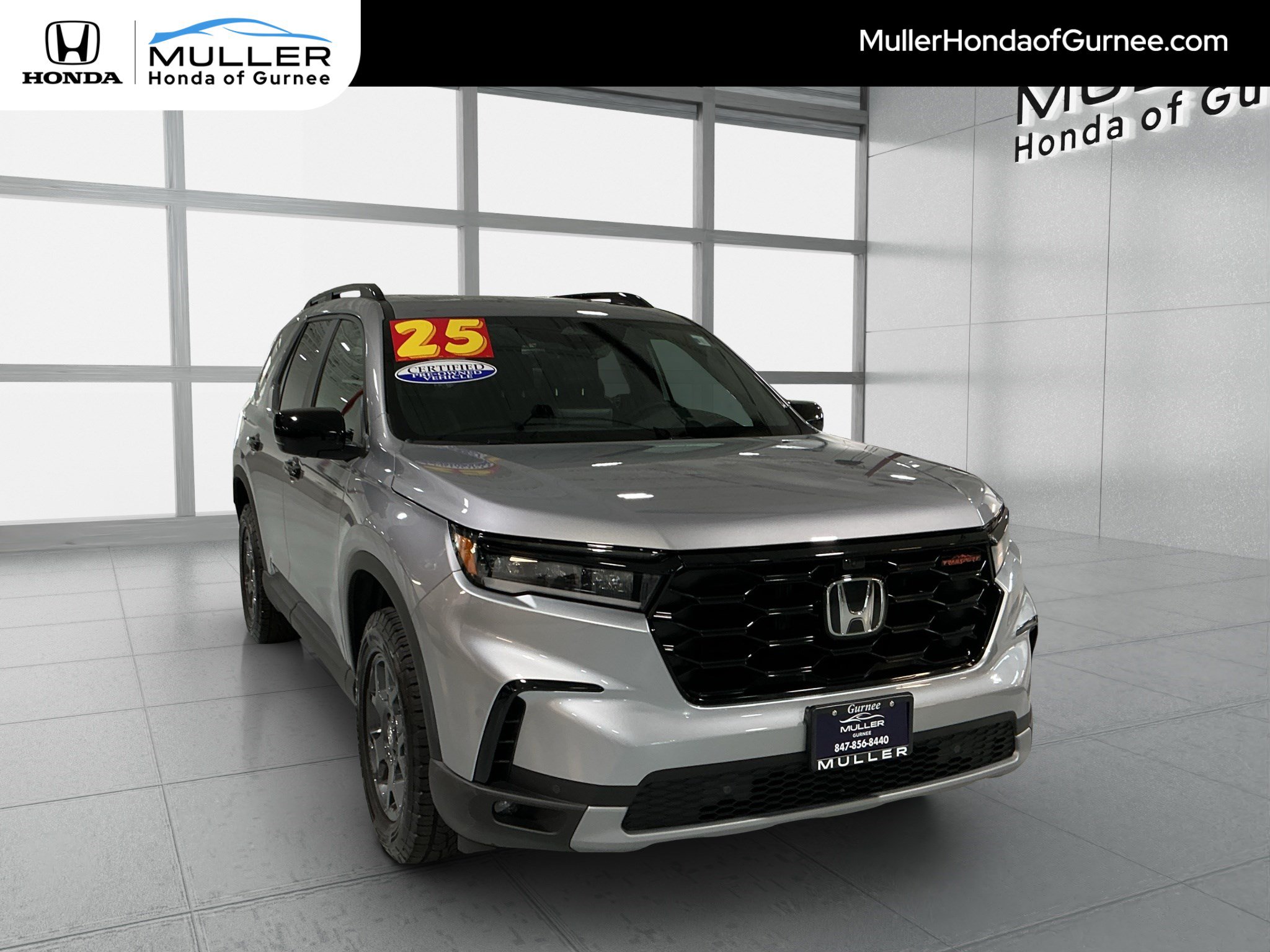 Certified 2025 Honda Pilot TrailSport image 1
