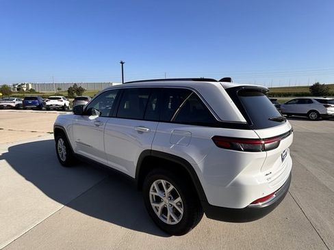 Used 2023 Jeep Grand Cherokee Limited AWD/4WD image 5