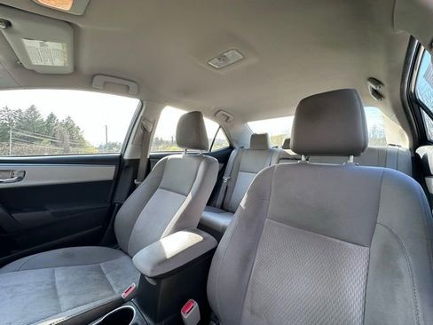 Used 2015 Toyota Corolla LE image 12