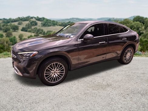 Used 2024 Mercedes-Benz GLC 300 4MATIC image 4