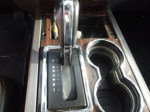 Used 2017 Ford Expedition Platinum image 26