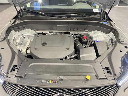 Used 2025 Volvo XC90 B6 Plus image 41