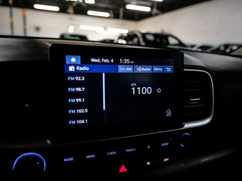 Used 2021 Hyundai Venue SE image 26