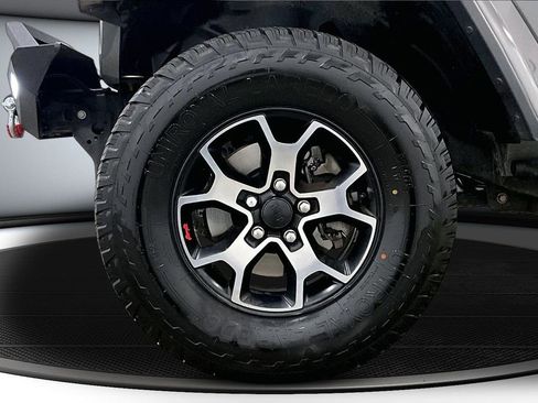 Used 2018 Jeep Wrangler Rubicon AWD/4WD image 31