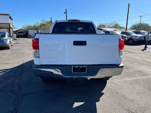 Used 2011 Toyota Tundra 4x4 CrewMax image 4