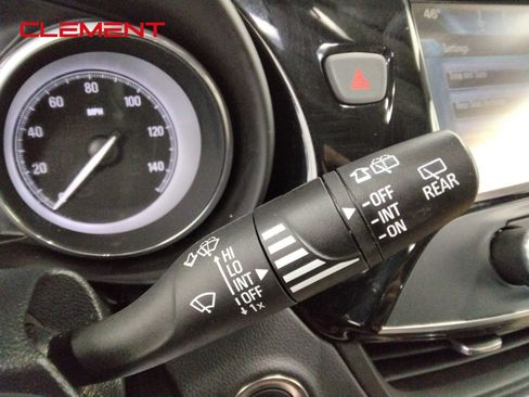 Used 2020 Buick Envision Essence image 17