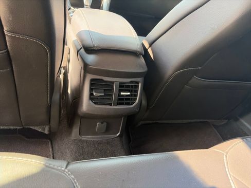 Used 2014 Ford Fusion SE w/ Equipment Group 202A FWD image 14