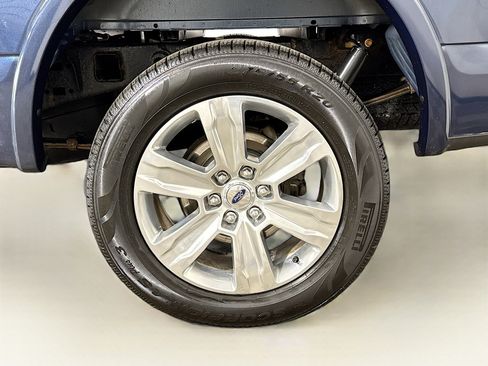 Used 2018 Ford F150 Platinum w/ Equipment Group 701A Luxury image 30