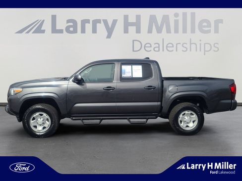 Used 2020 Toyota Tacoma SR image 2