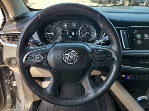 Used 2018 Buick Enclave Premium image 28