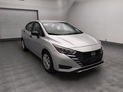 Used 2025 Nissan Versa S FWD image 13