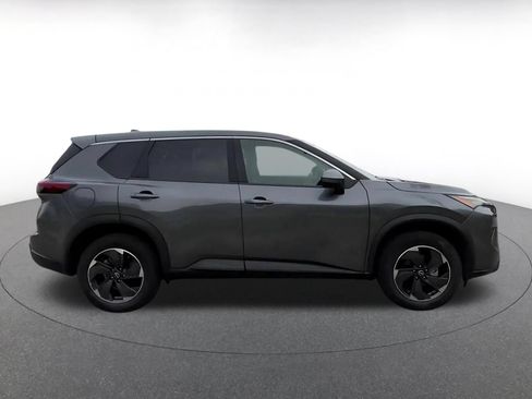 Used 2025 Nissan Rogue SV FWD image 16