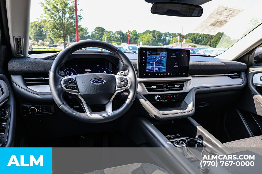 Used 2025 Ford Explorer Active RWD image 29