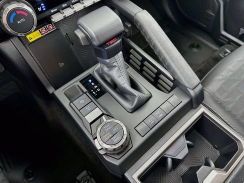 Used 2025 Toyota 4Runner TRD Off-Road Premium AWD/4WD image 19