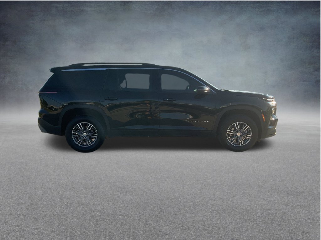 Used 2026 Chevrolet Traverse LT FWD image 8