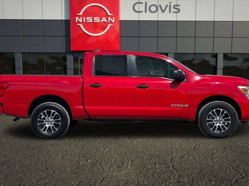 Used 2022 Nissan Titan SV AWD/4WD image 9
