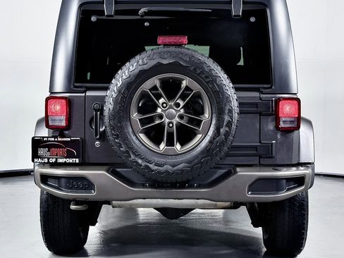 Used 2016 Jeep Wrangler Unlimited Sahara image 8