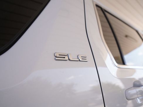 Used 2017 GMC Terrain SLE w/ Nightfall Package FWD image 8
